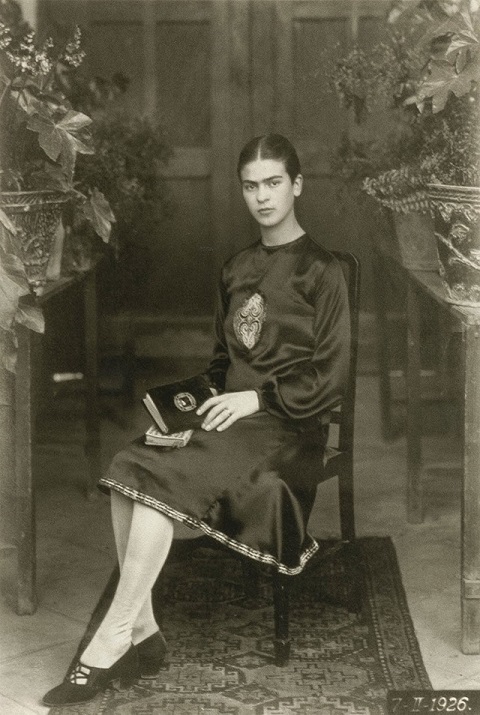 Young-Frida-Kahlo-9